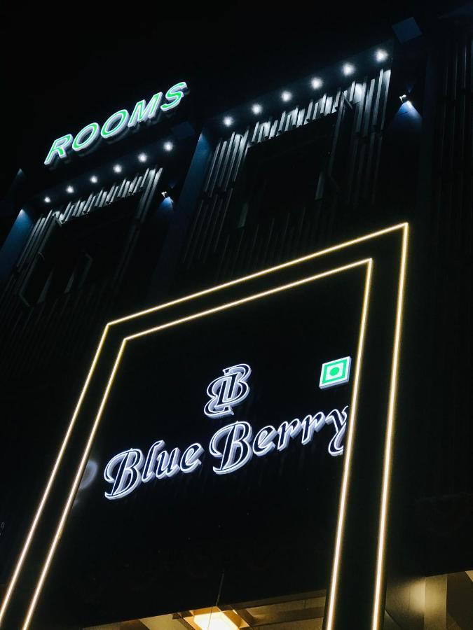 Hotel Blue Berry Gandhinagar Exterior foto